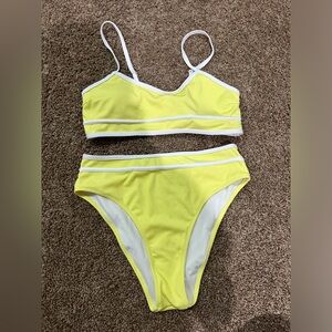 Yellow Bikini, Medium